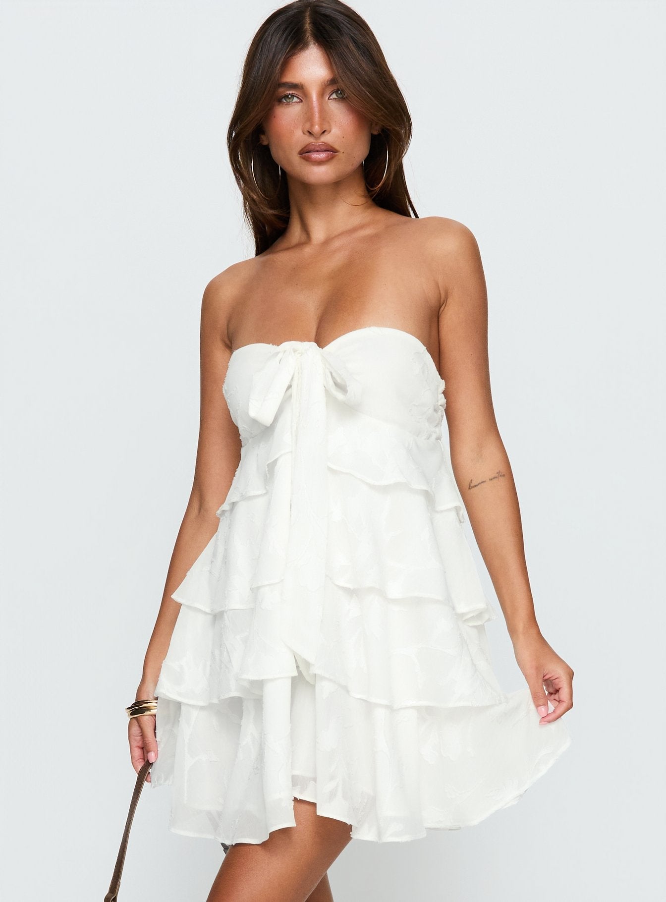 Kalari Vestido mini de capas sin tirantes en blanco