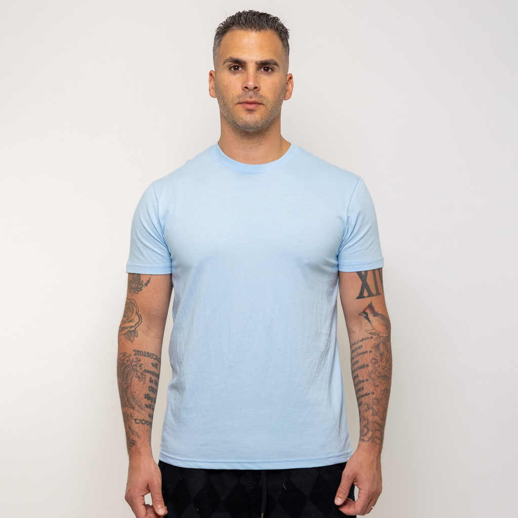 Camiseta azul de cuello redondo para bebé
