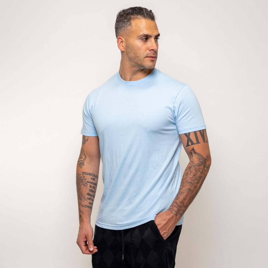 Camiseta azul de cuello redondo para bebé