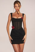 Vestido corto negro con corsé y drapeado