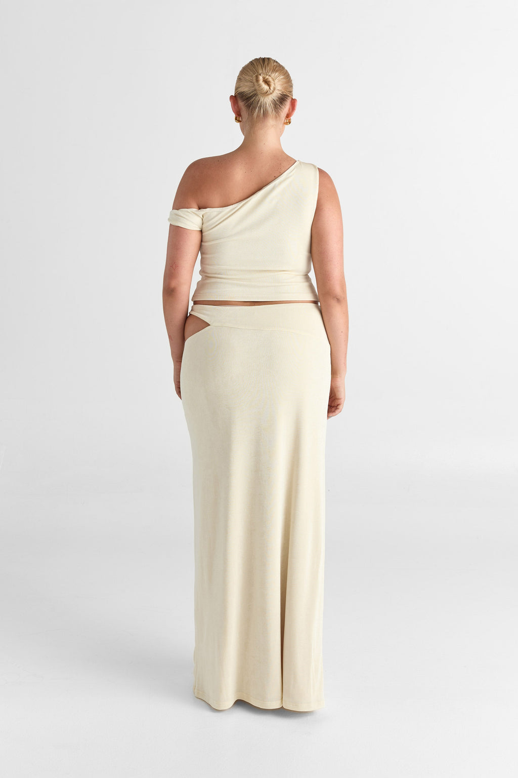 Falda maxi Lilah en color mantequilla