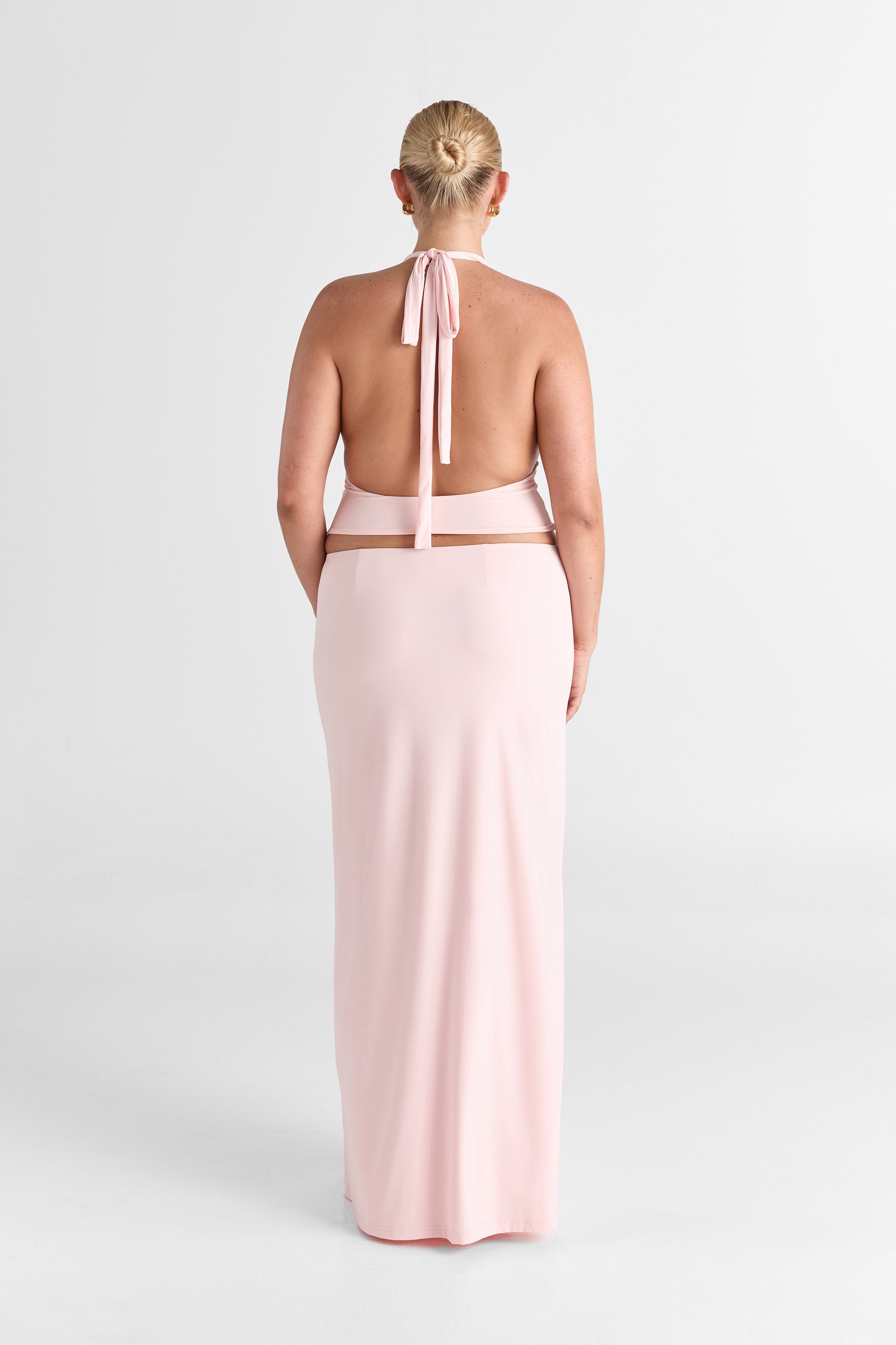 Cleo falda maxi rosa – fluida y elegante, pieza clave