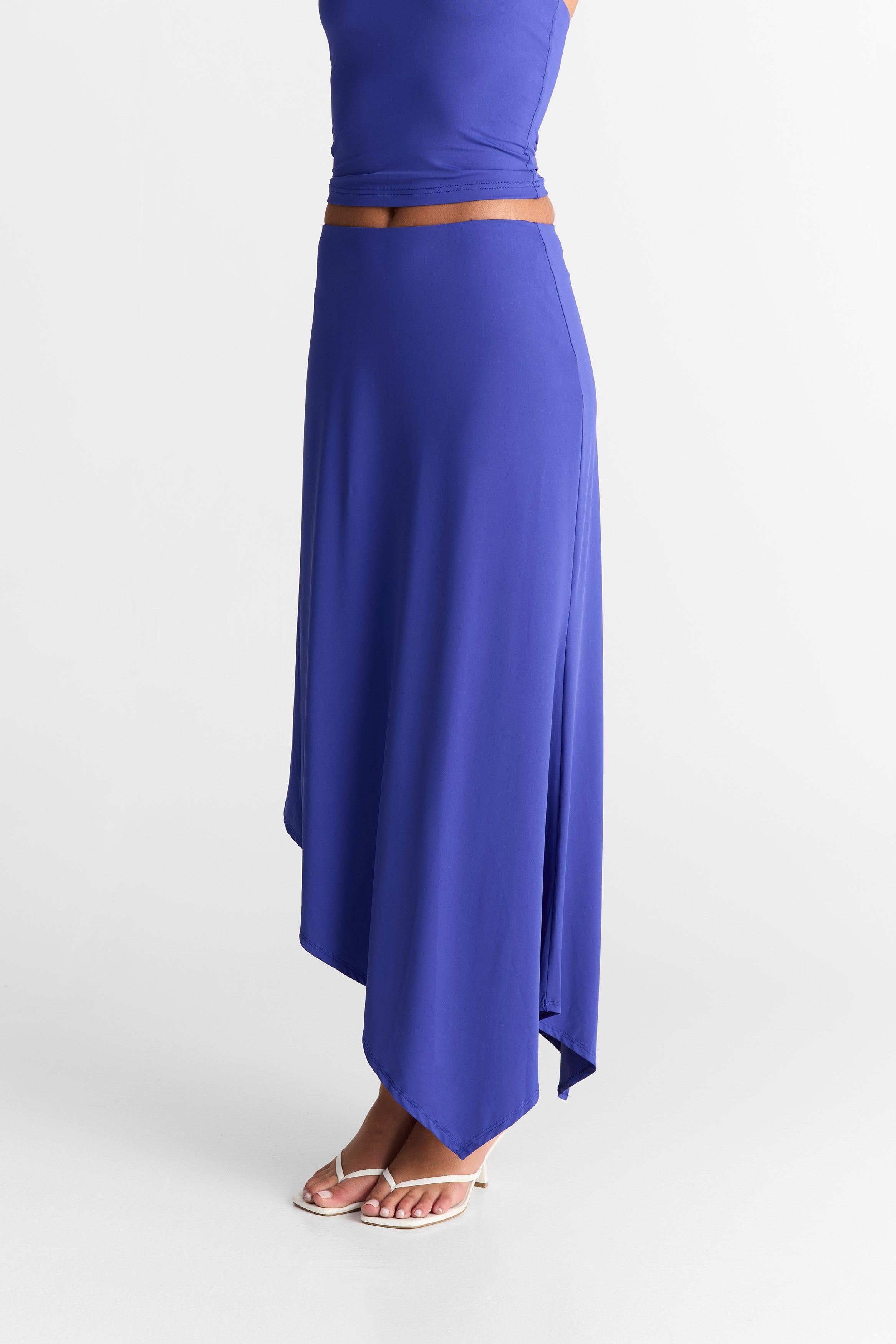 Falda maxi Lyra en color cobalto