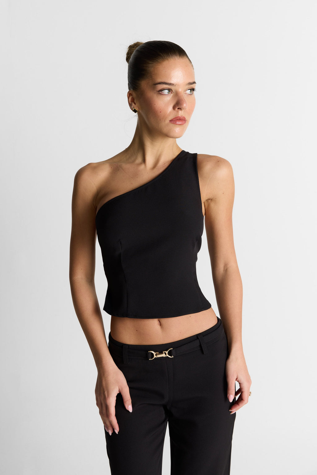 Zhara Top Negro - Elegante, Versátil y Chic