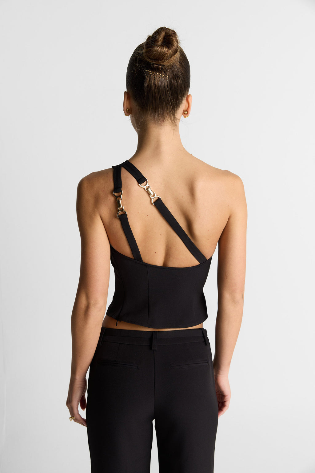 Zhara Top Negro - Elegante, Versátil y Chic