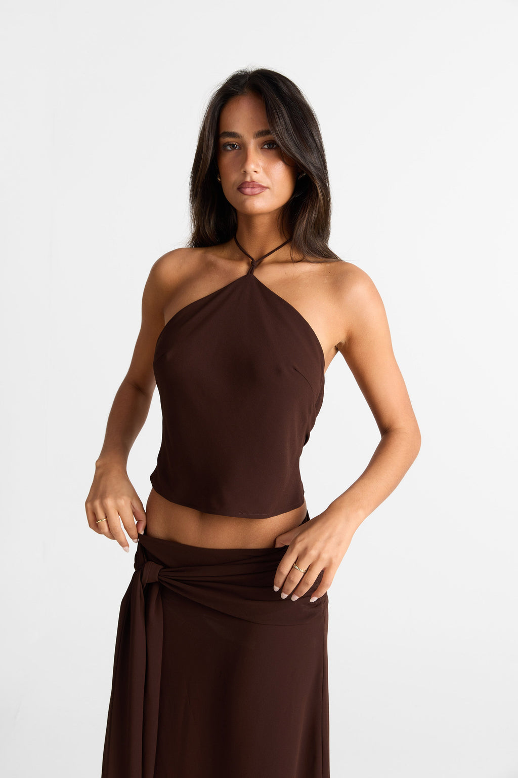 Seraphina Top Chocolate - Color cacao intenso, ajuste favorecedor