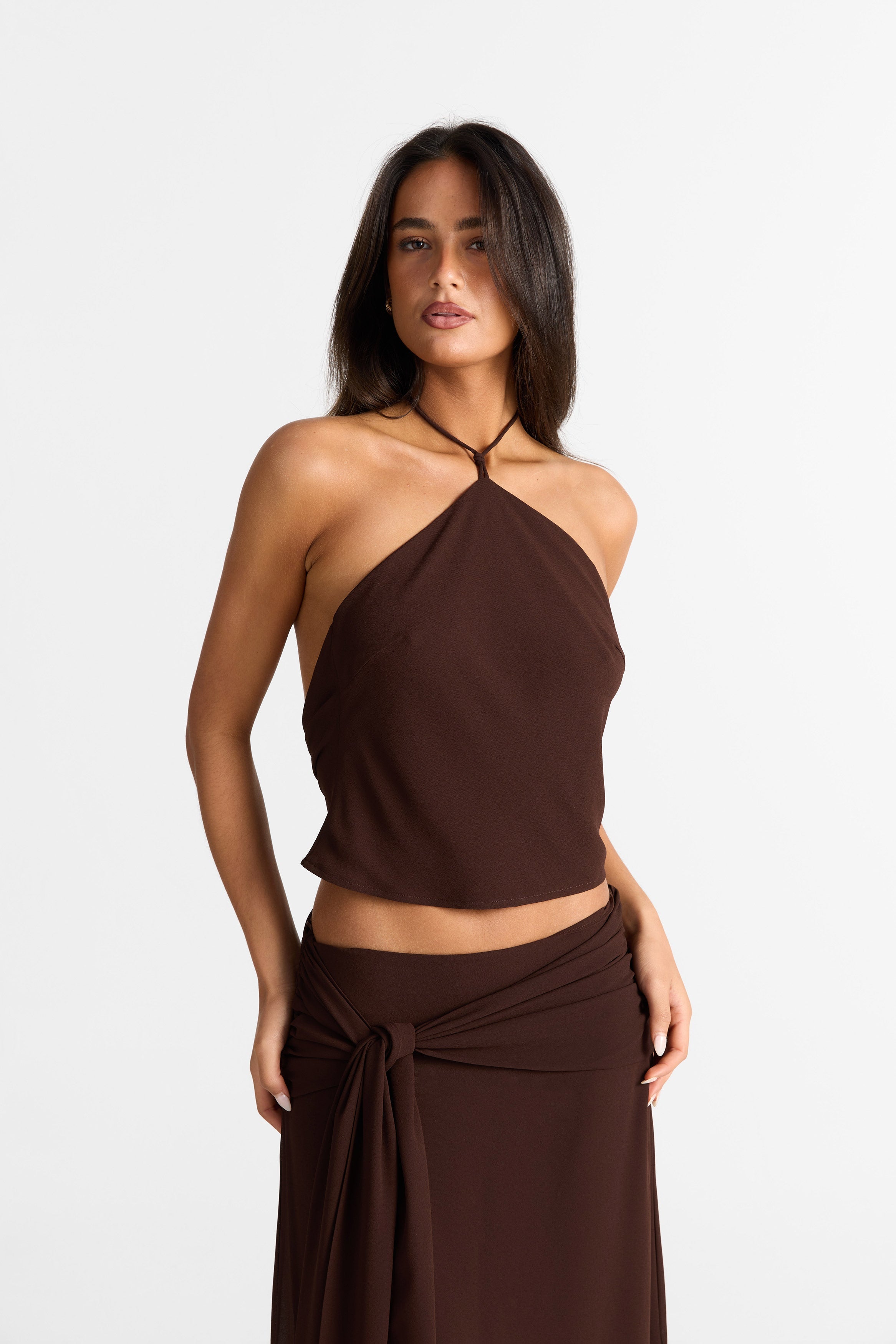 Seraphina Top Chocolate - Color cacao intenso, ajuste favorecedor