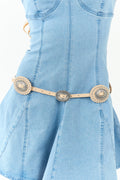 Cinturón de cuero sintético color almendra con conchos en forma de disco - accesorio llamativo de estilo vaquero