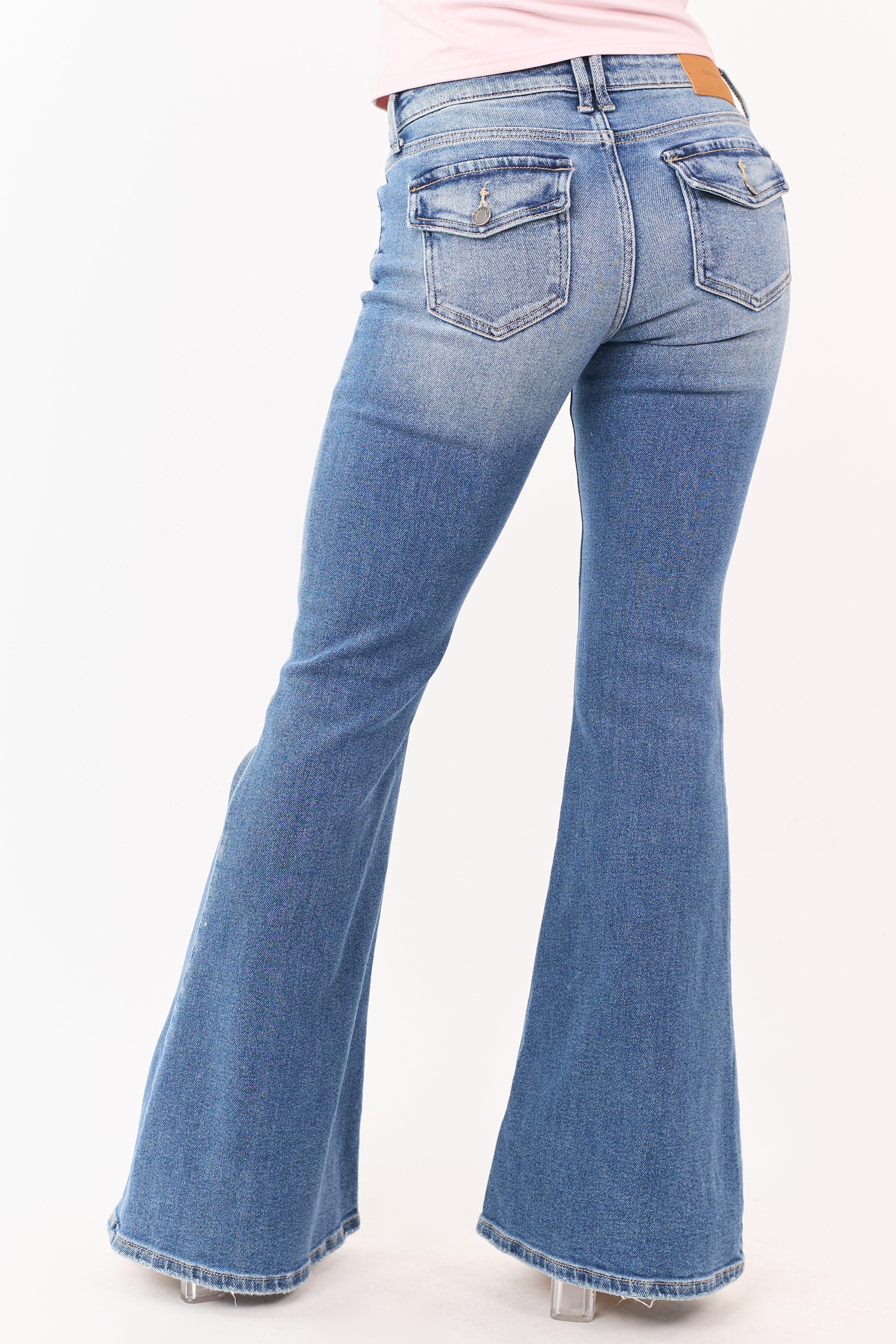 Cello jeans de lavado a piedra medio, elásticos, de pierna acampanada, con ajuste moderno y cómodo