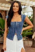 Top de denim lavado oscuro chic con cierre de gancho y ojal delantero