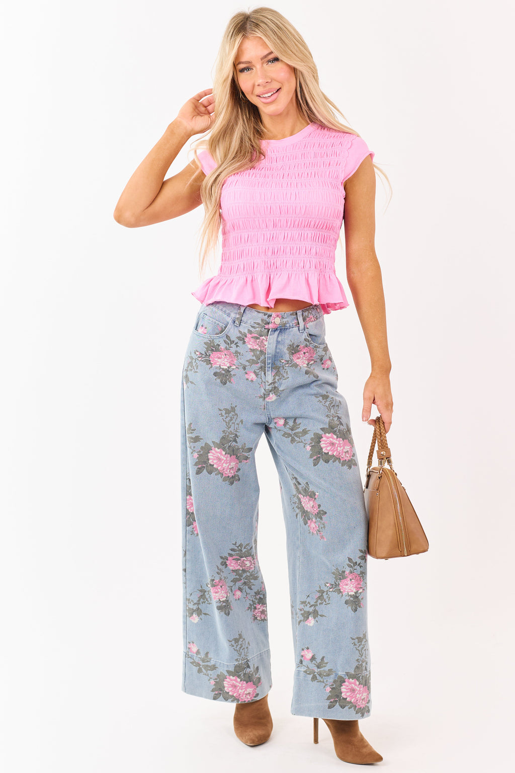 Entro vaqueros de lavado claro con estampado floral de pierna ancha