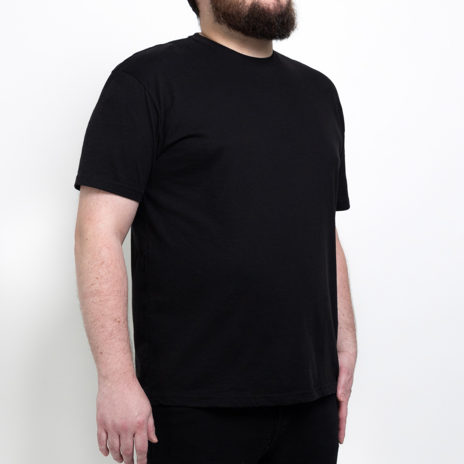 Camiseta negra de cuello redondo - estilo clásico y cómoda