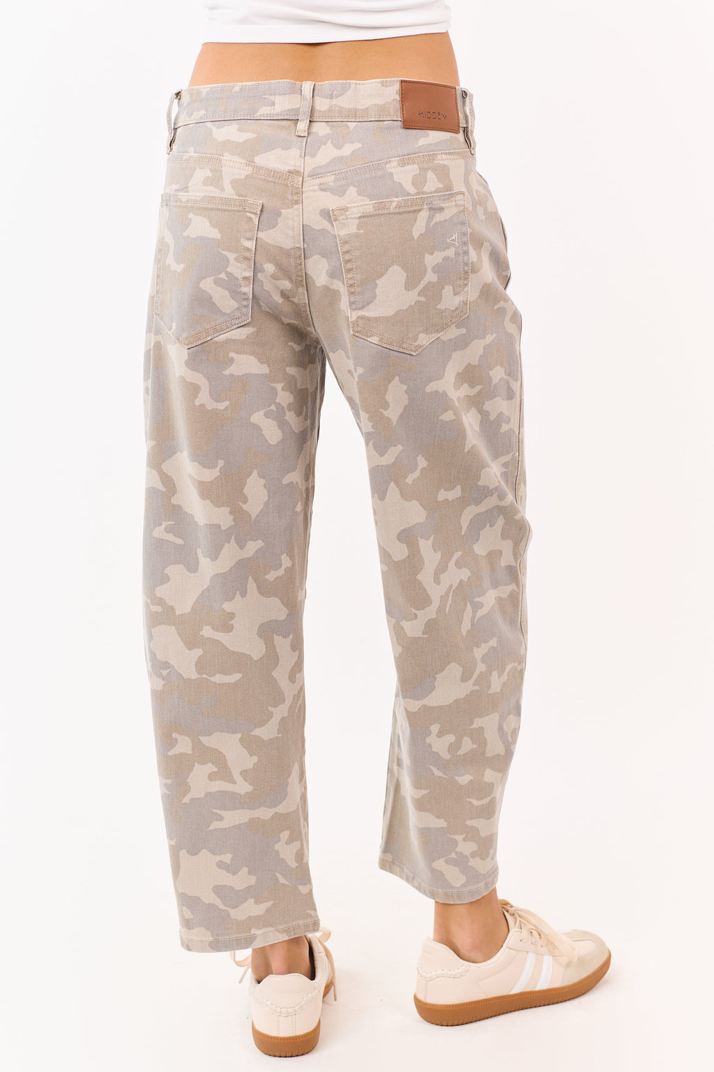 Vaqueros premium de camuflaje en tono avena de tiro bajo, estilo barril