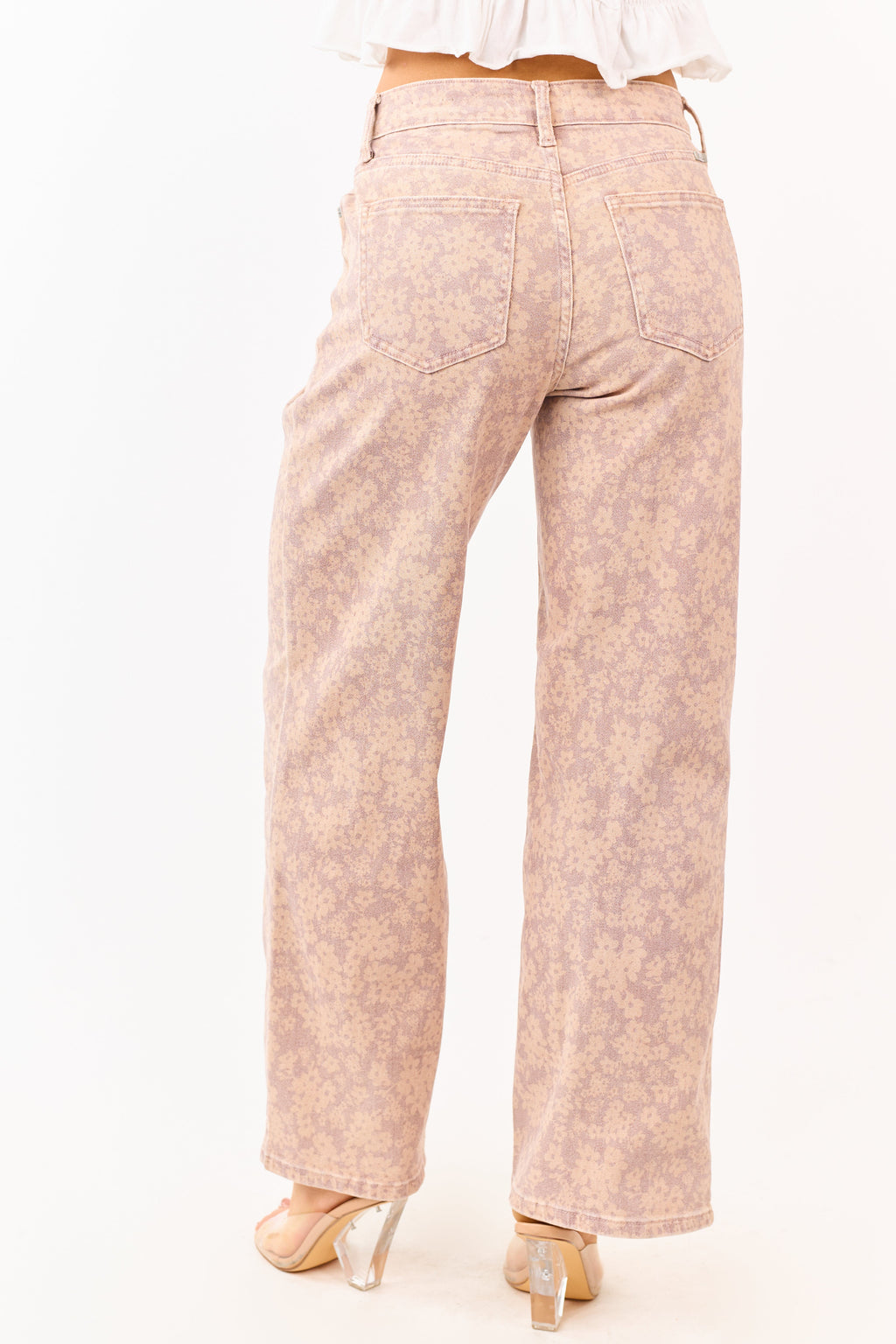 KanCan jeans de pierna ancha con estampado floral en malva y elastano – comodidad sin esfuerzo y caída fluida