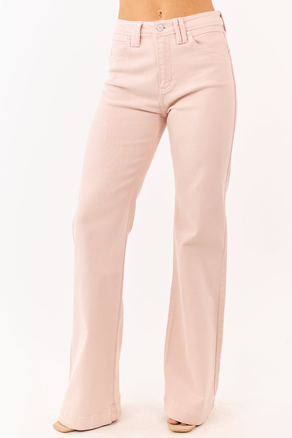 KanCan Jeans de tiro alto rosa té de pierna ancha y acampanados - con inspiración vintage y denim que favorece la silueta