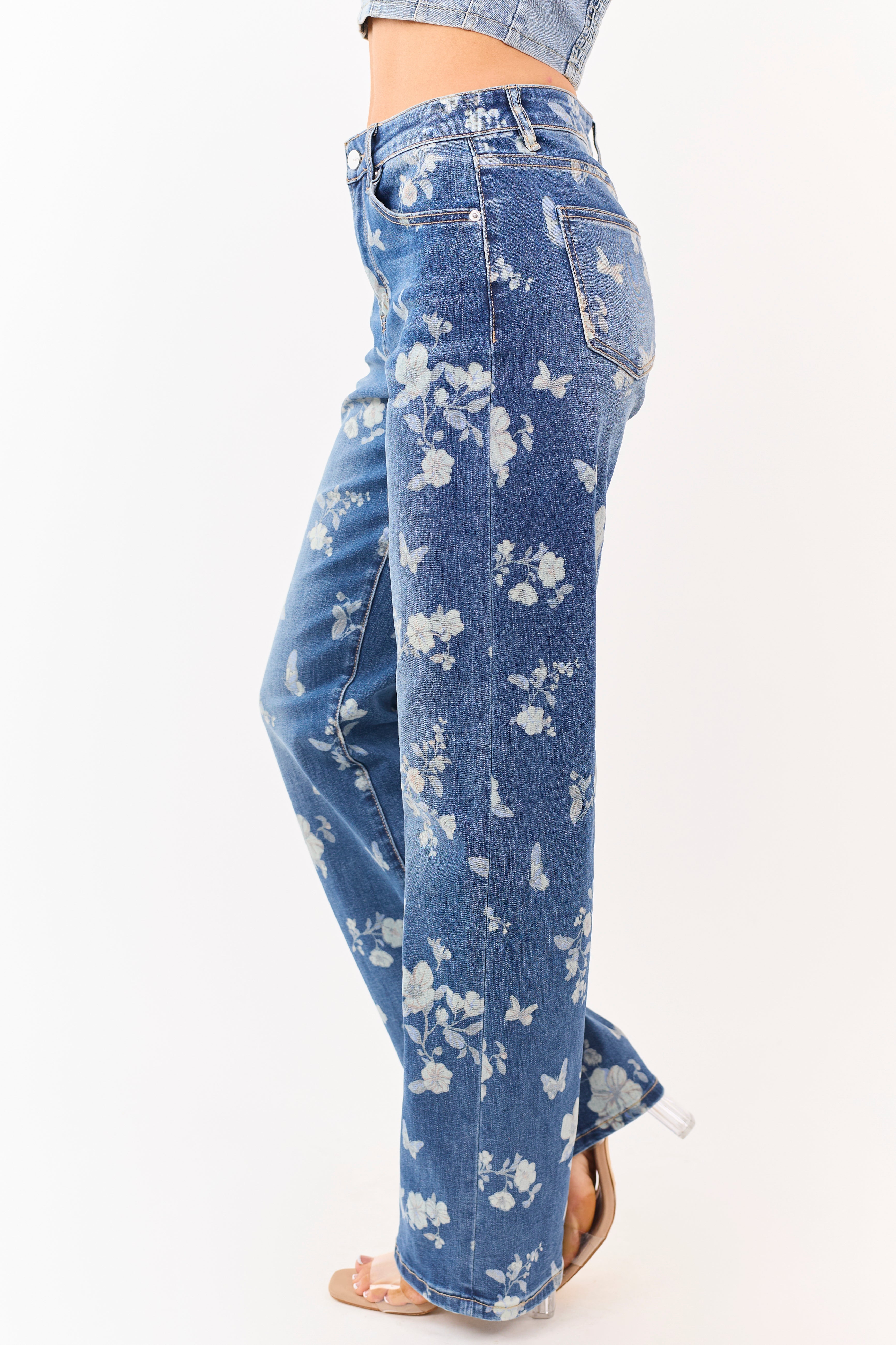Mica Denim Jeans con estampado floral, stretch, de pierna ancha, lavado medio