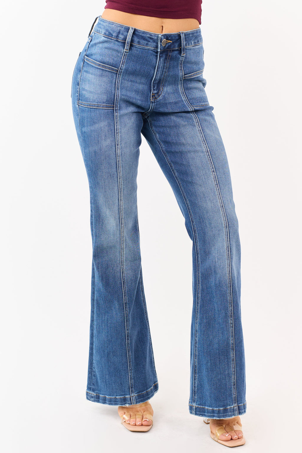 Mica Denim Vaqueros elásticos de lavado medio con pernera acampanada – Ajuste cómodo y favorecedor para la figura