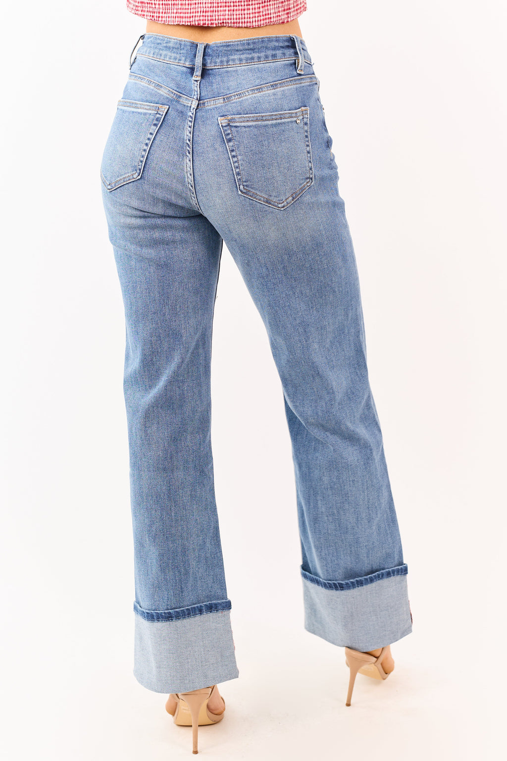 Mica Denim vaqueros elásticos de lavado medio de pierna ancha con dobladillo doblado