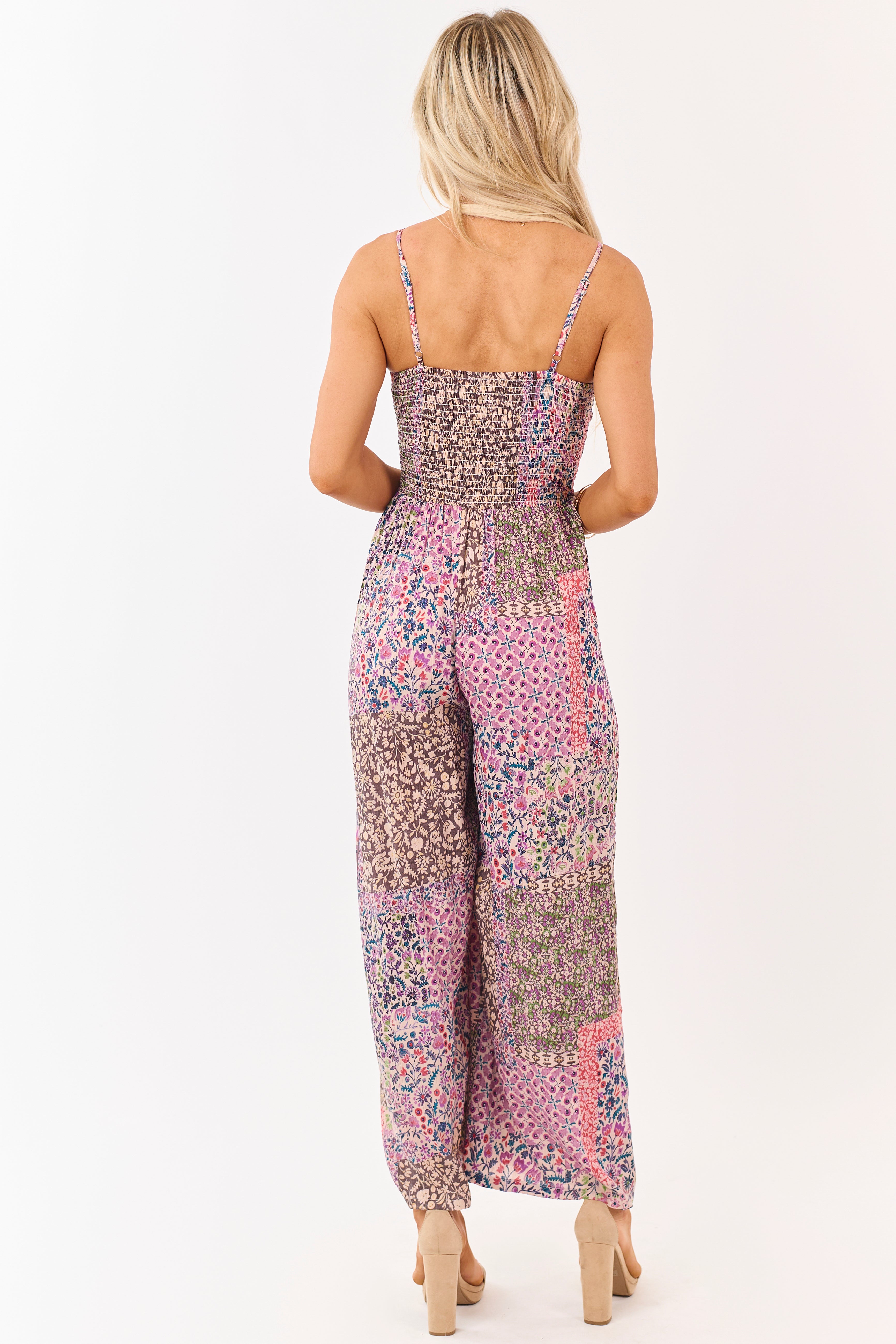 Mono sin mangas patchwork floral multicolor vibrante - look veraniego boho chic