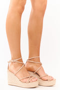Sandalias de cuña con tiras de cuero sintético color nude - estilo elegante para el verano