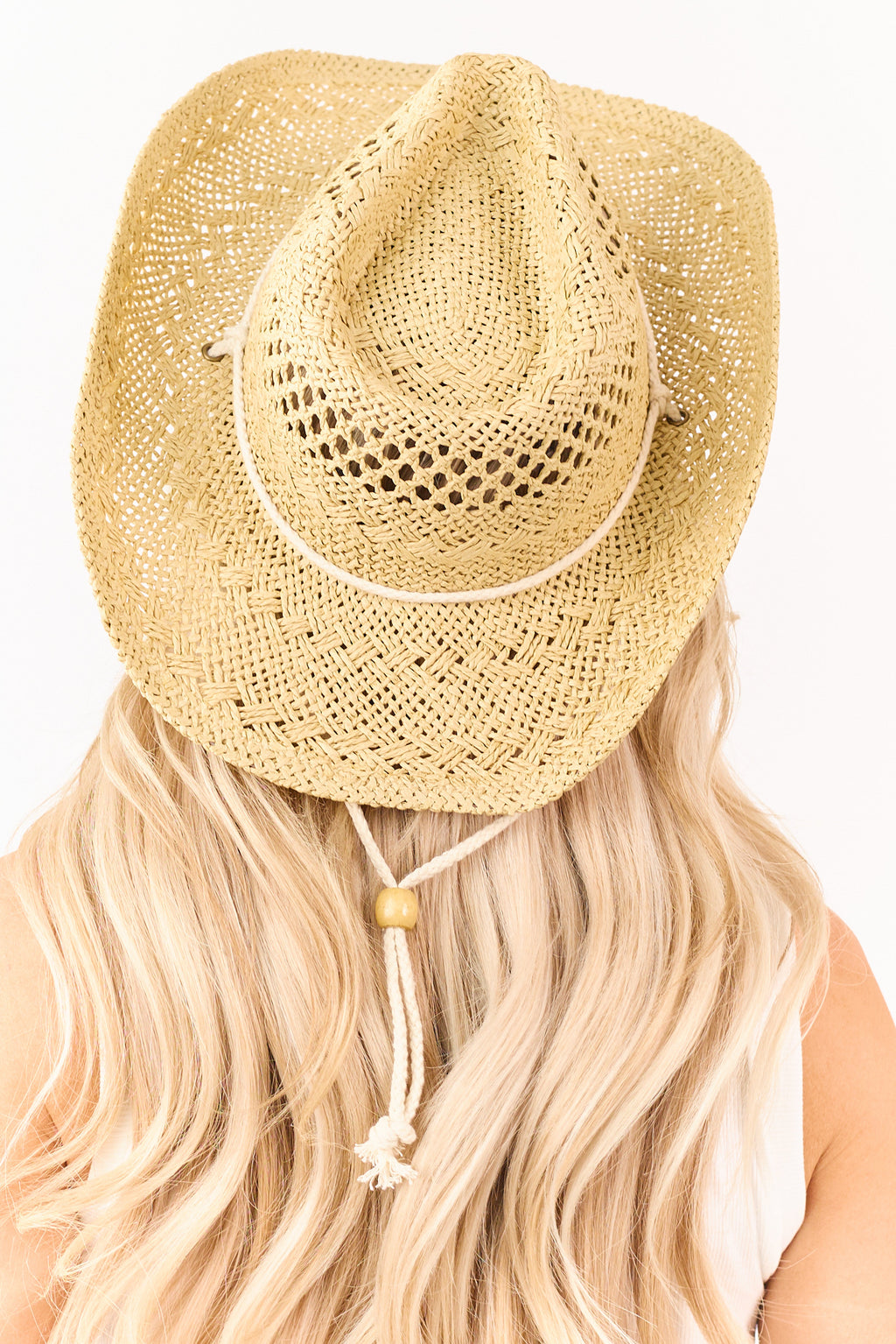 Sombrero vaquero de paja trenzada con colgante en forma de ancla color arena