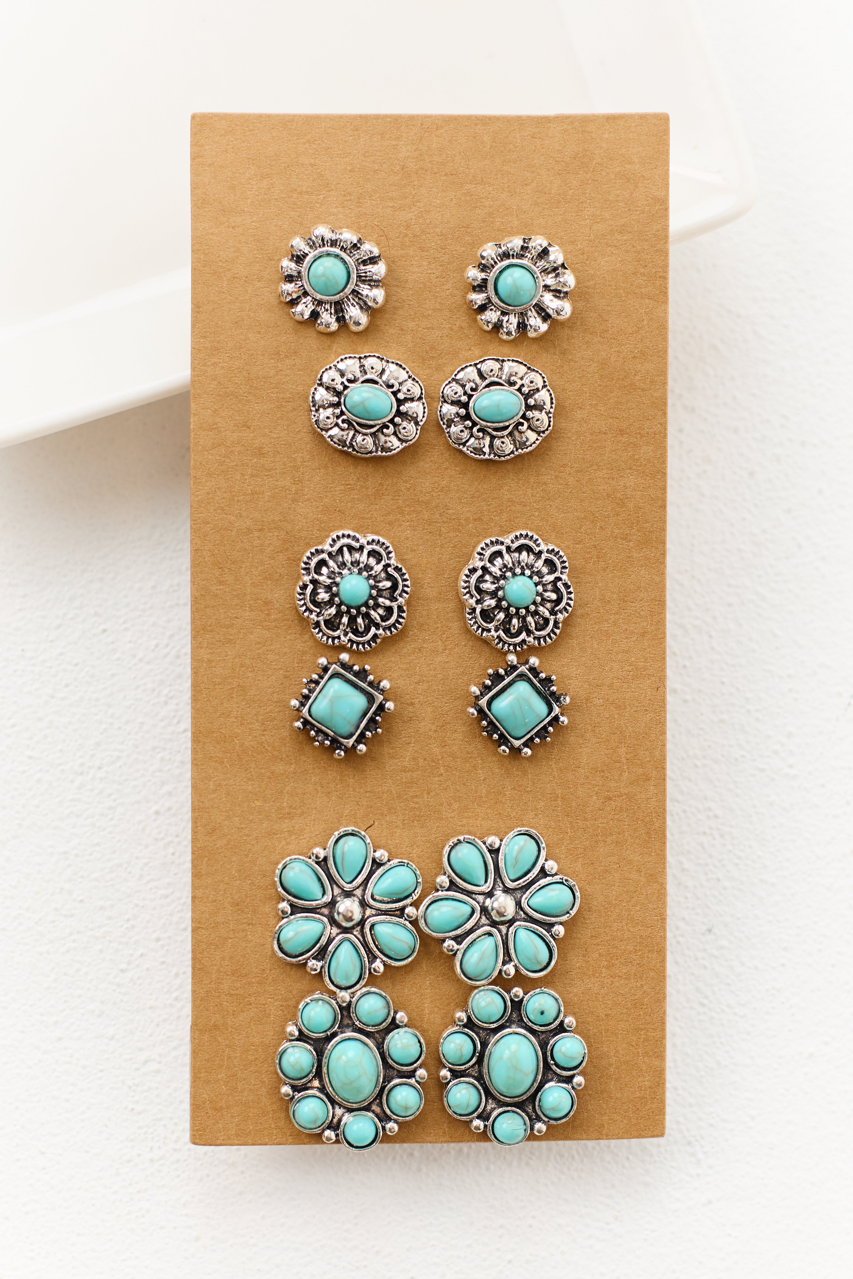 Conjunto de aretes conchos de plata y turquesa del suroeste – estilos surtidos