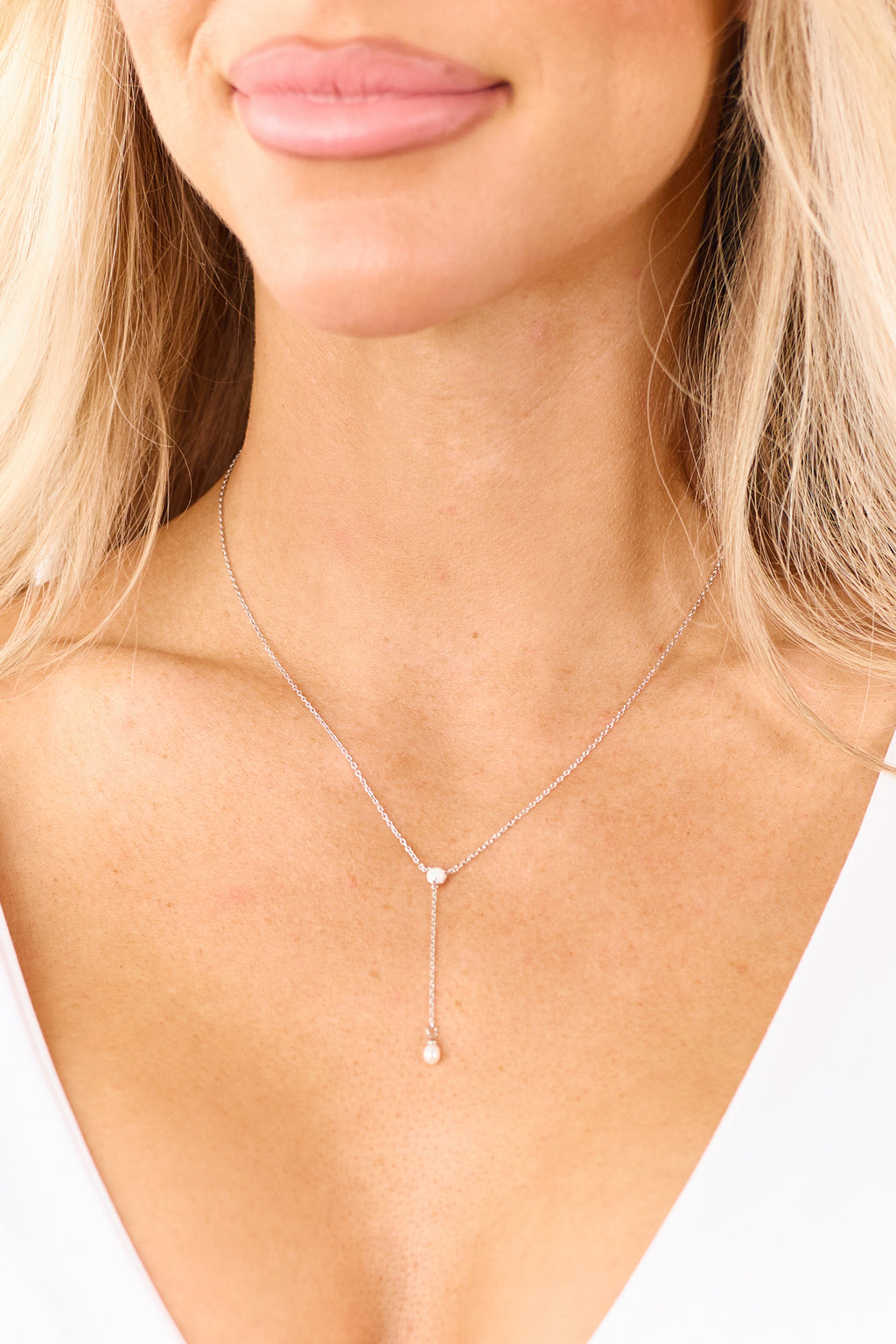 Collar lariat de plata de ley con dije de ópalo y perla