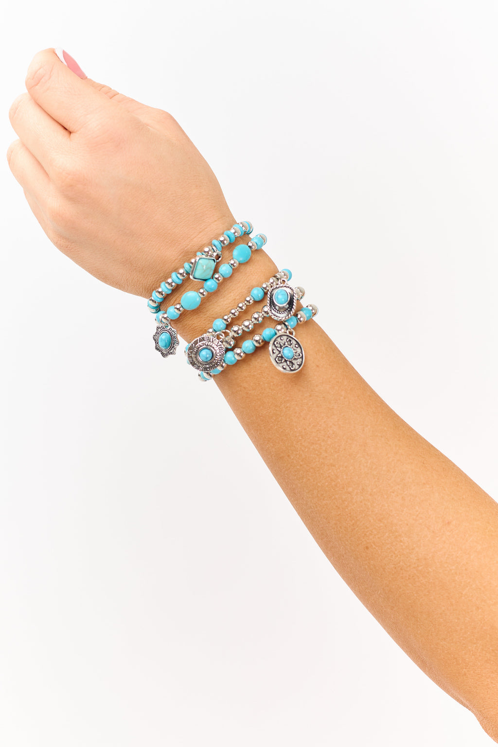 Conjunto de pulseras de abalorios con dijes en plata y turquesa